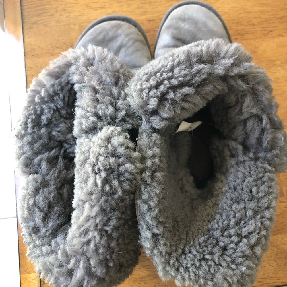 UGGS